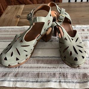 Eric‎ Michael Heels